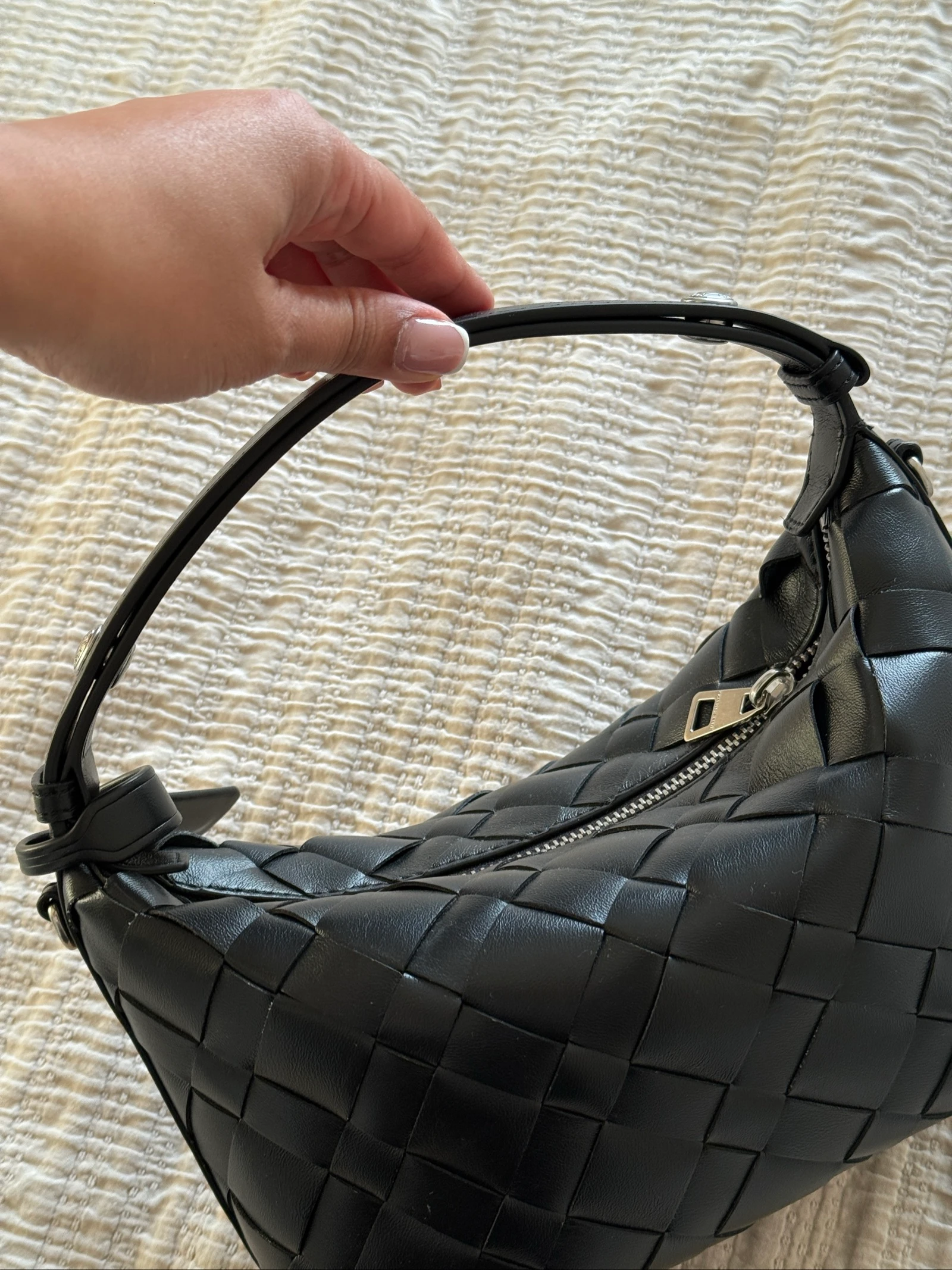 CHARLES & KEITH – Black Ivette Woven Hobo Bag – photo 3